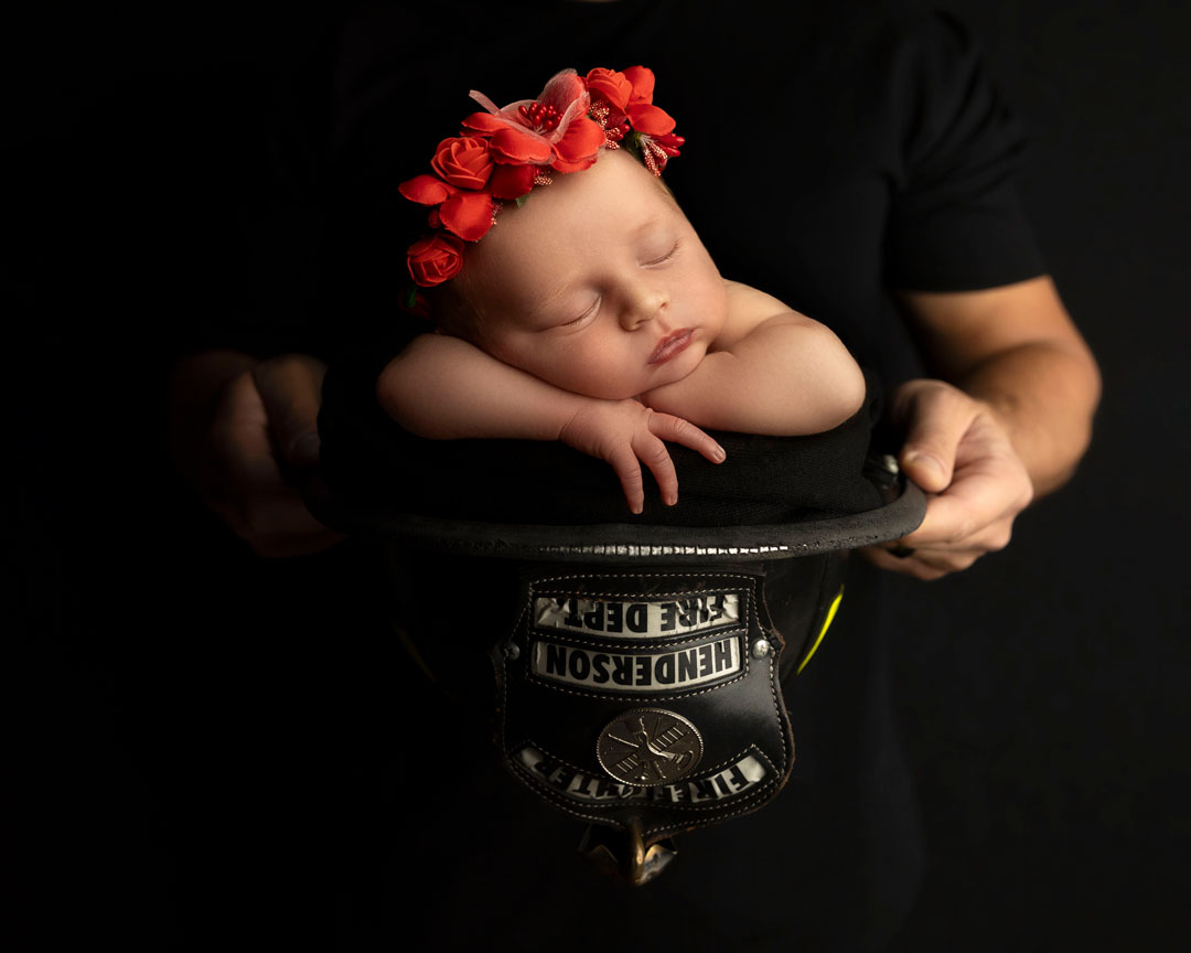 https://feliciasaundersphotography.com/wp-content/uploads/2024/01/Maternity-Photographer-Newborn-Photographer-Boudoir-Photographer-Las-Vegas-Henderson-Family-Portrait-19.jpg